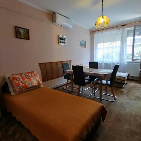 招待所 Bundik Vendeghaz